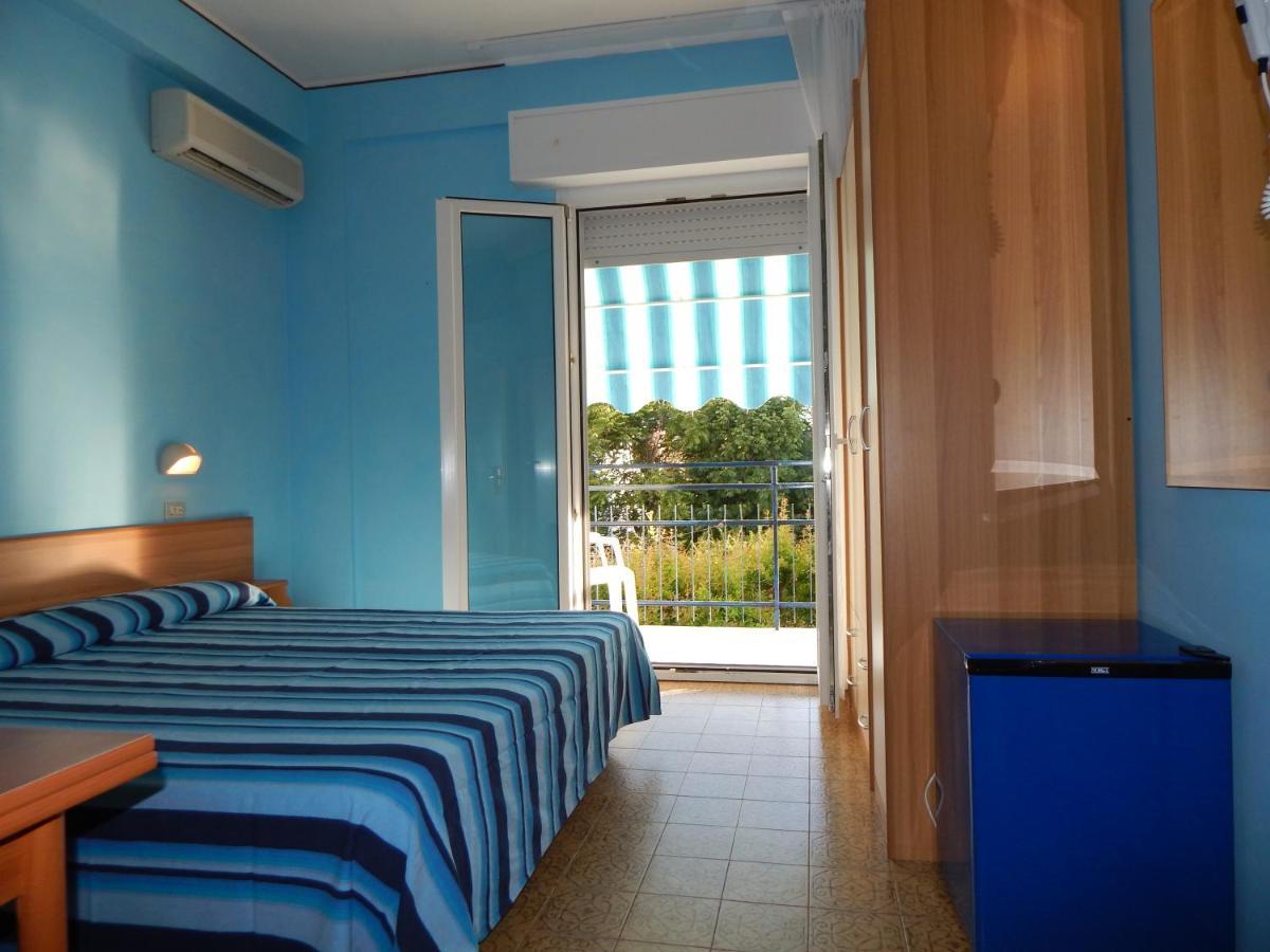 Hotel Vera Річчоне Екстер'єр фото